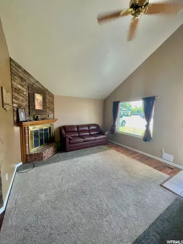 Ogden, UT 84404,1066 DEERWALK LN