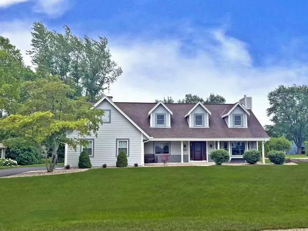 3607 W Marseilles Dr, Mequon, WI 53092