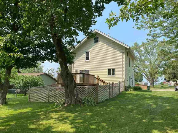 Lancaster, WI 53813,519 E Elm St