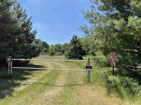 455 Hwy 21, Adams, WI 53910