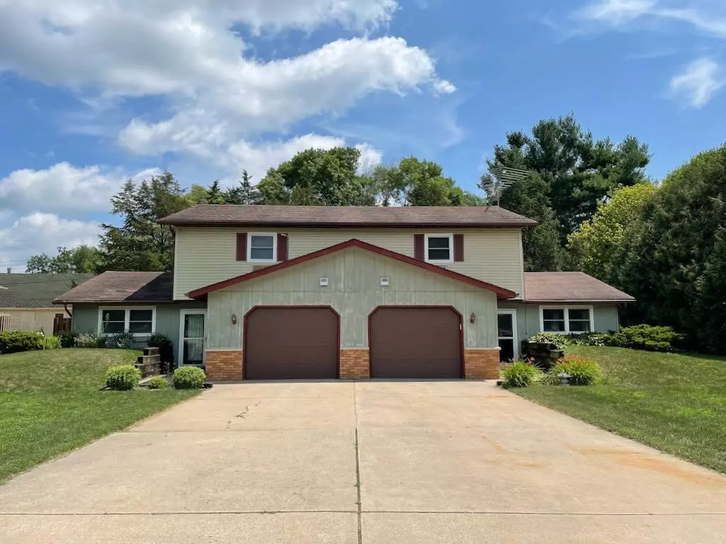 Spring Green, WI 53588,327-329 Fairview Ct