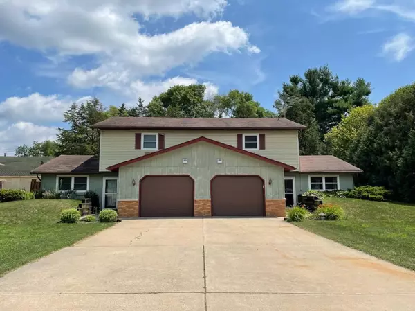 Spring Green, WI 53588,327-329 Fairview Ct