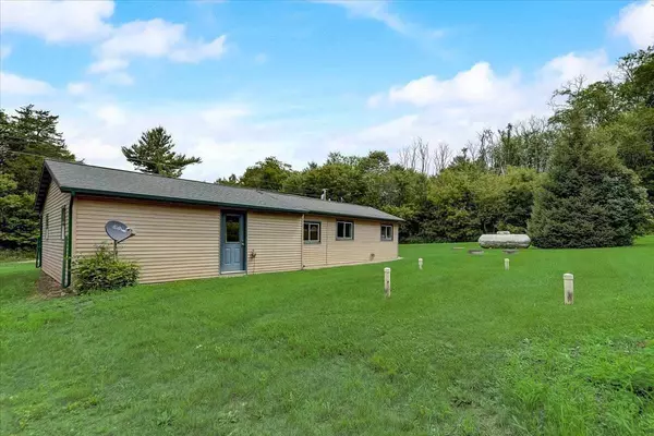 Poynette, WI 53955,N5083 Hemlock St