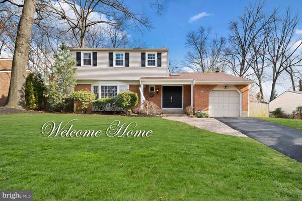 13 FOREST HILL DR, Cherry Hill, NJ 08003