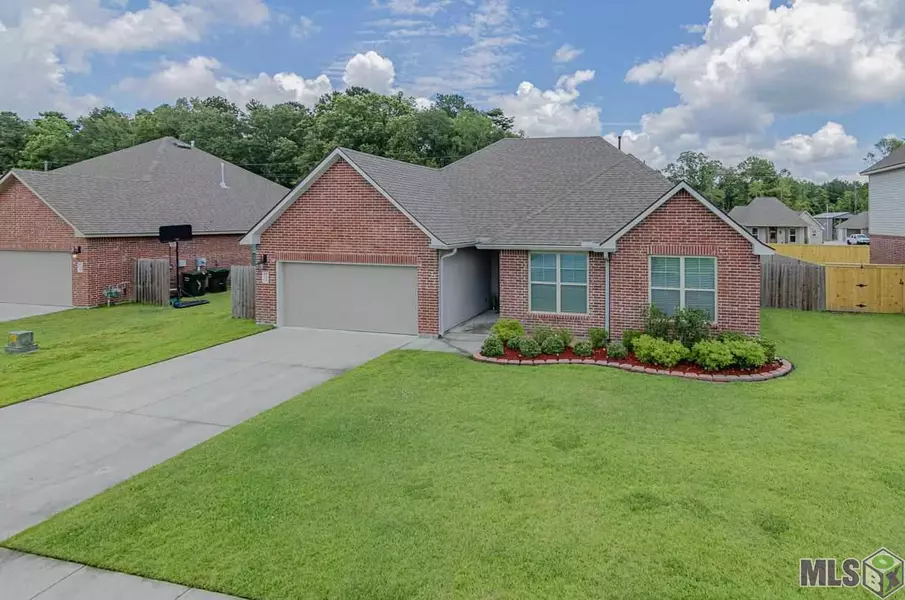 17570 EAGLES PERCH DR, Prairieville, LA 70769