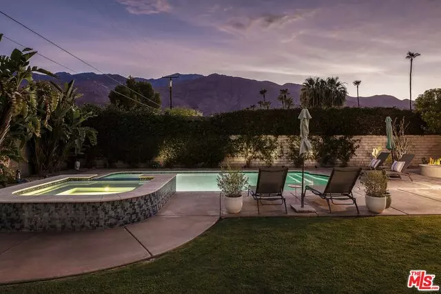 1271 E San Lucas Rd, Palm Springs, CA 92264