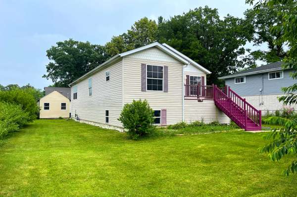 2350 Catherine Ave, Twin Lakes, WI 53181