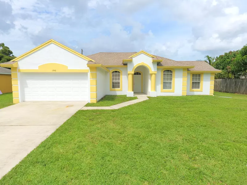 1243 SE Wave LN, Port Saint Lucie, FL 34983