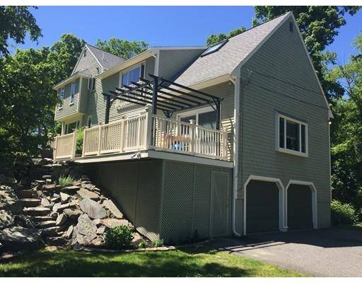 40 Grove Ave, Hingham, MA 02043