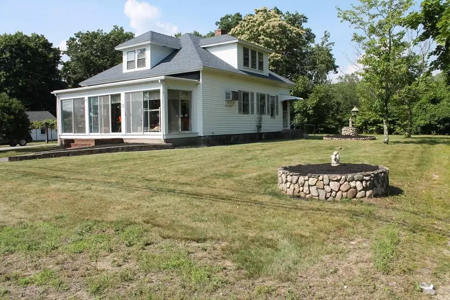 79 Mansfield Ave, Norton, MA 02766