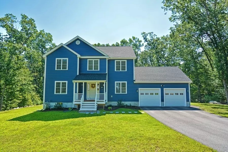 11 Tucker Hill, Uxbridge, MA 01569