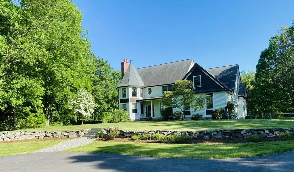 50 L'herault Dr, Wrentham, MA 02093