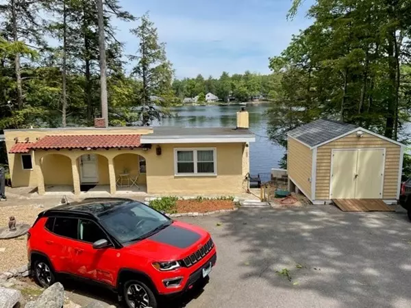 22 Hemlock Shore Drive, Atkinson, NH 03811