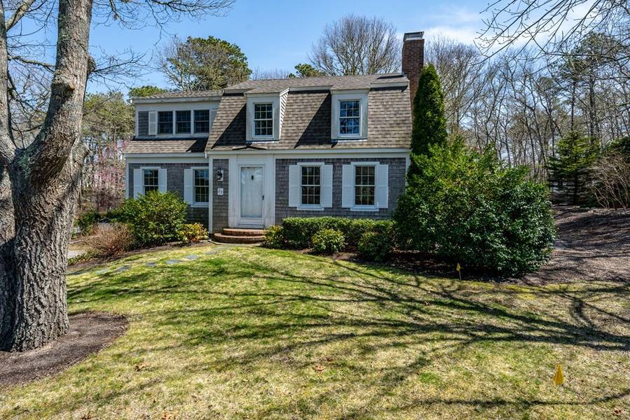 25 Jasper Moore Trl, Harwich, MA 02645