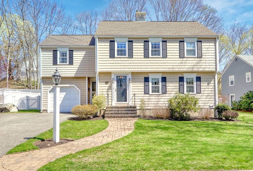 10 Plymouth Cir, Melrose, MA 02176