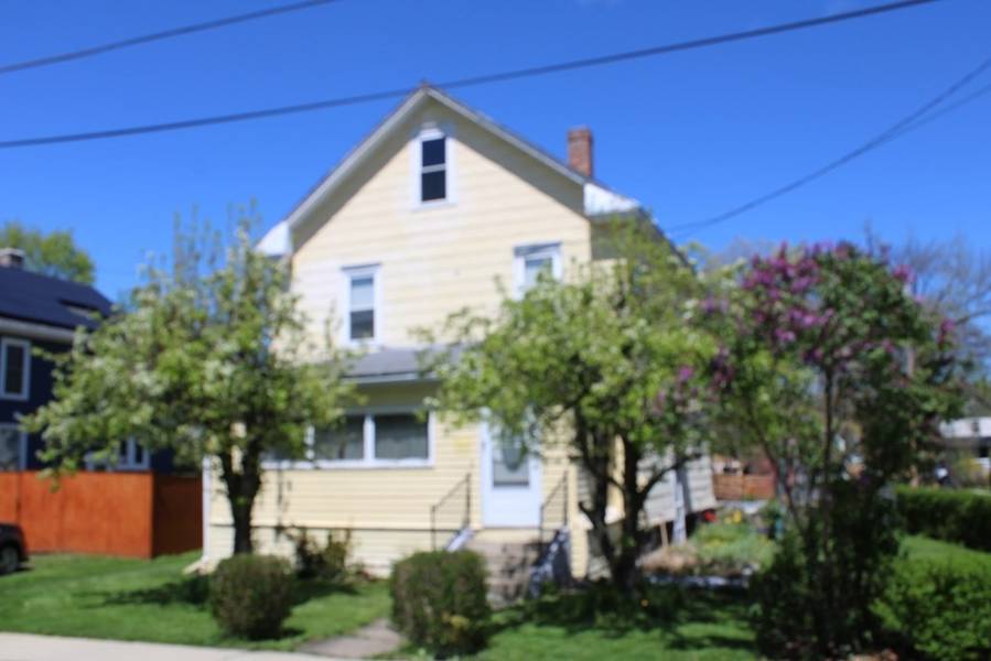 33 Holly Ave, Greenfield, MA 01301