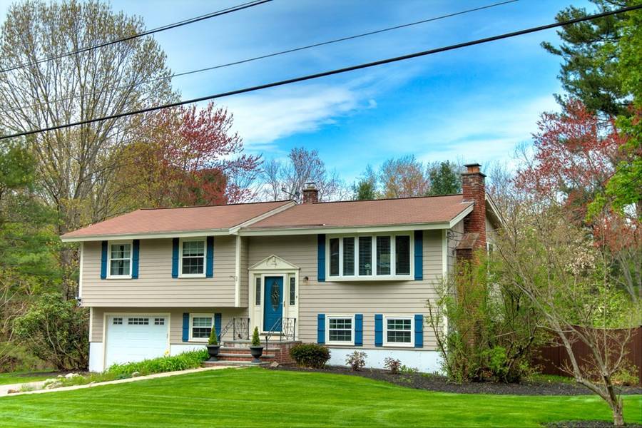 9 Dakota Dr, Chelmsford, MA 01824