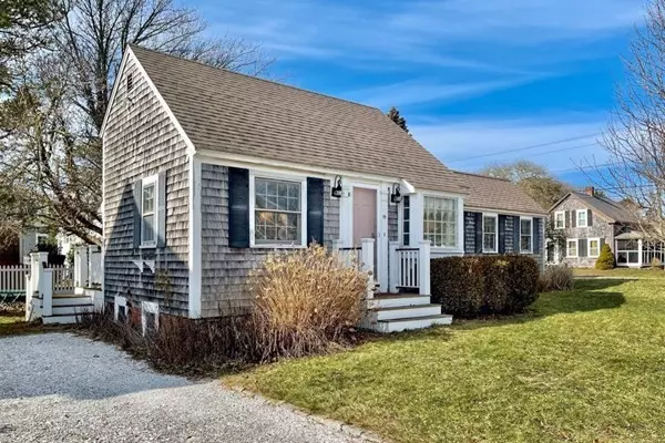 24 Cross St, Harwich, MA 02646