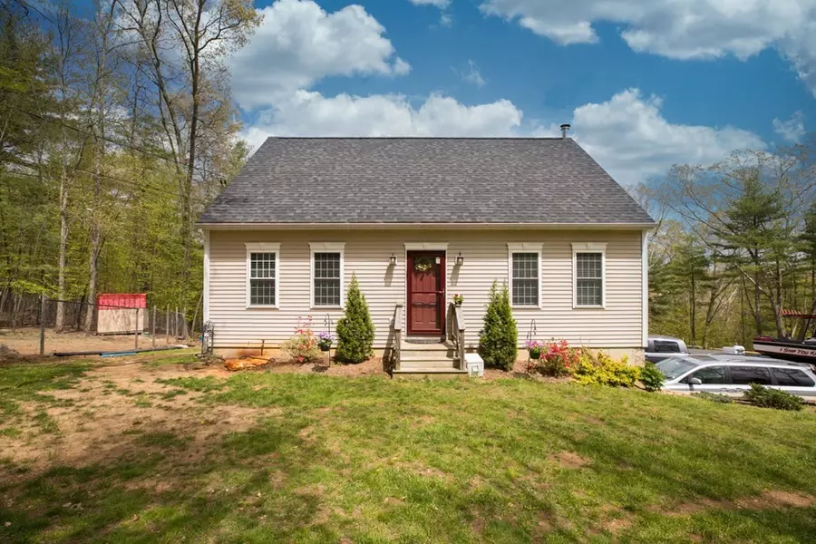 37 Ragged Hill Rd, West Brookfield, MA 01585