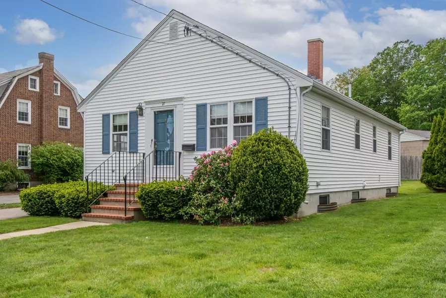 27 Mills Rd, Needham, MA 02494