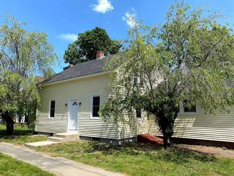 10 Depot St, Southwick, MA 01077