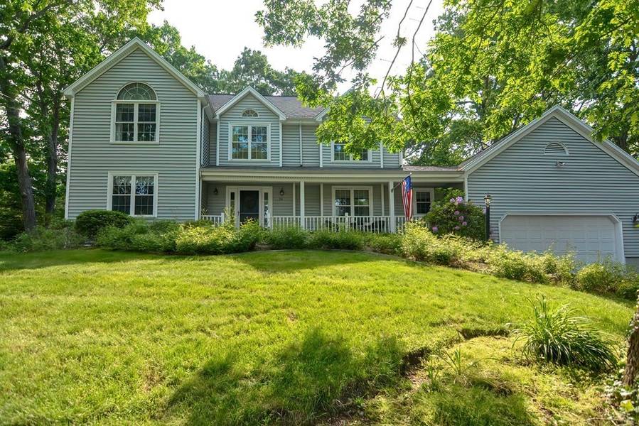 54 Wagon Wheel Rd, North Attleboro, MA 02760