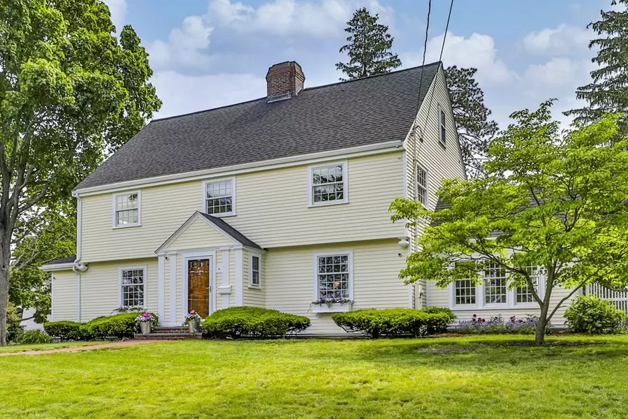 37 Bellevue Rd, Stoneham, MA 02180