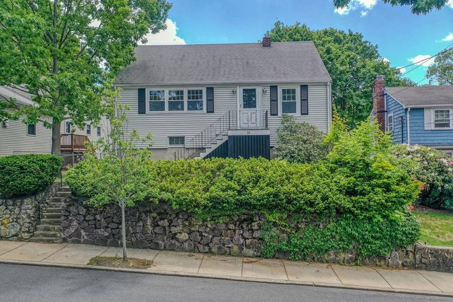 33 Gordon St, Malden, MA 02148