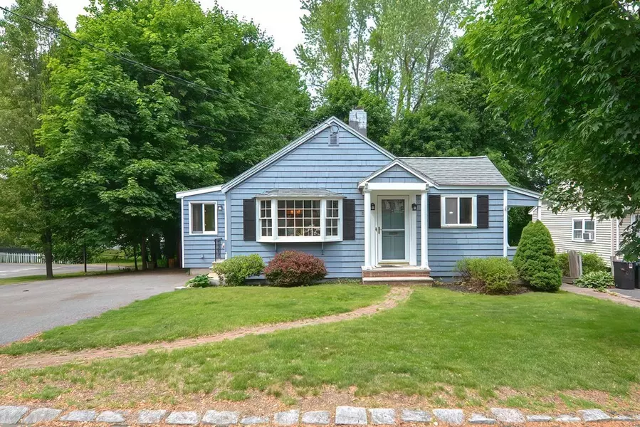 10 Hillside Avenue, Stoneham, MA 02180