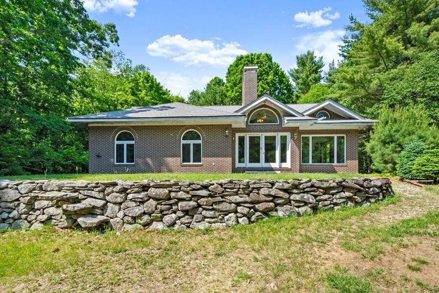 697 Lower Rd, Hardwick, MA 01031