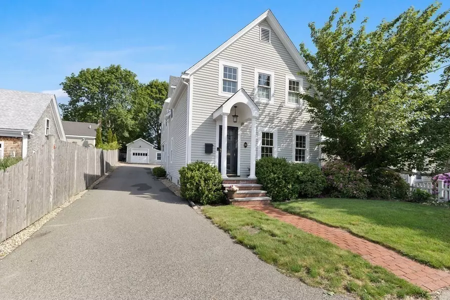 11 Williams St, Hingham, MA 02043