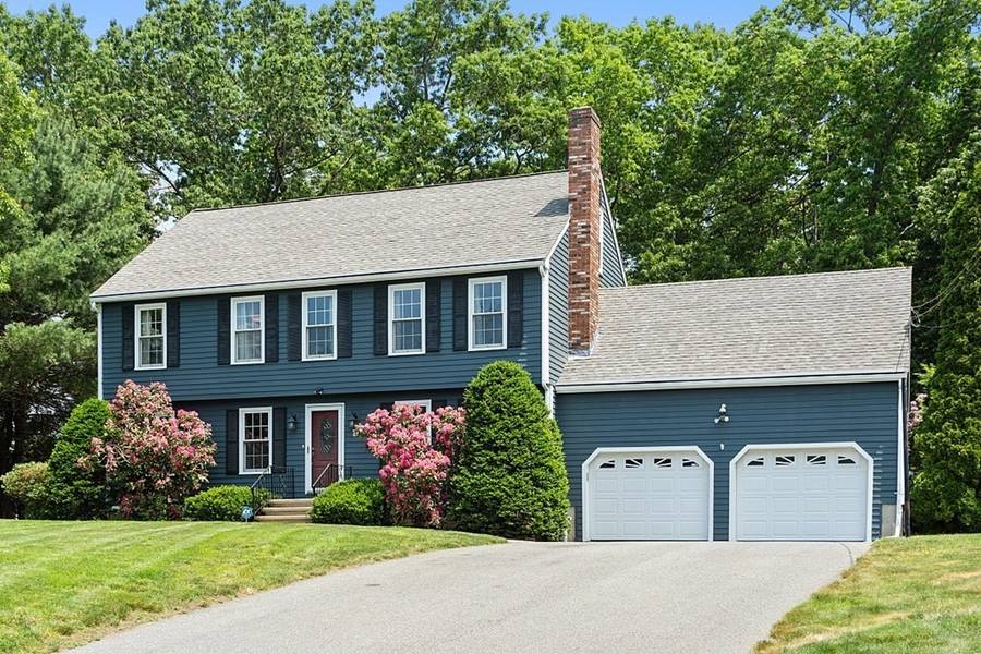 85 Briarwood Rd, Tewksbury, MA 01876