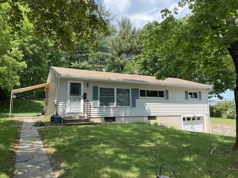 4 Hillside Ave, North Brookfield, MA 01535