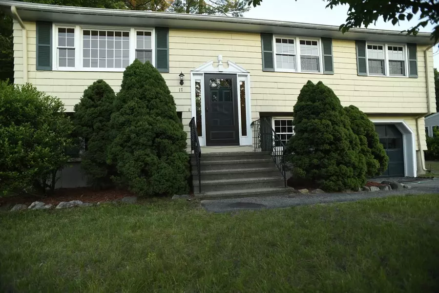 17 Kazimer, Billerica, MA 01821