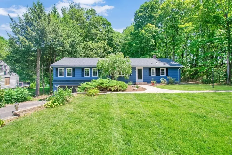 10 Foster Rd, Southwick, MA 01077