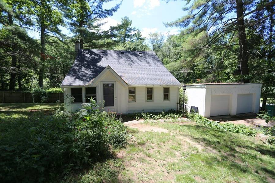 76 Harris Street, Granby, MA 01033