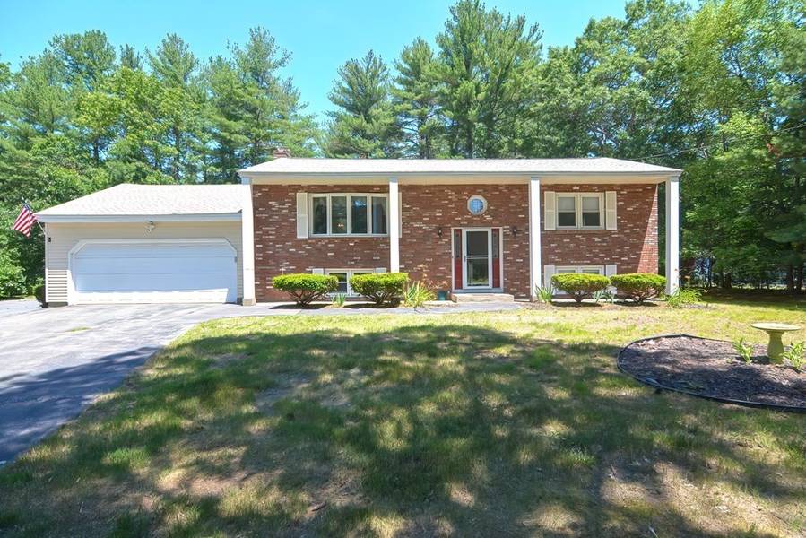 18 Peabody Rd, Shirley, MA 01464