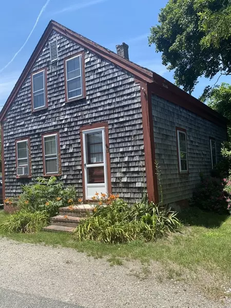 69 Pleasant St, Provincetown, MA 02657