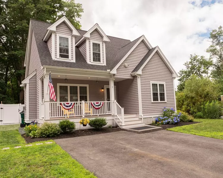 7 Border Rd, Holbrook, MA 02343