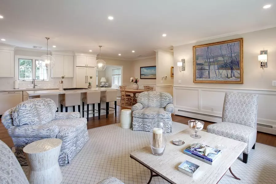 170 Wianno Circle, Barnstable, MA 02655