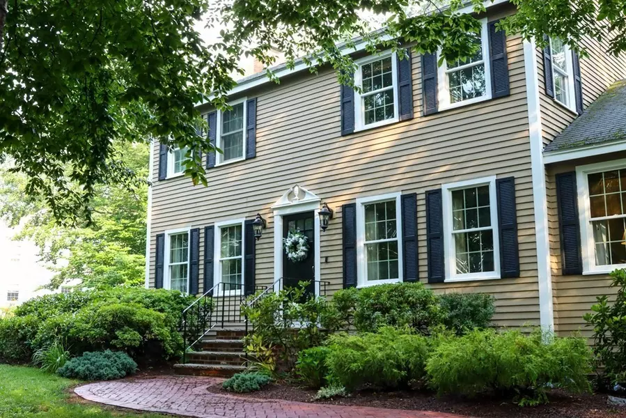 57 Gregory Island Road, Hamilton, MA 01982