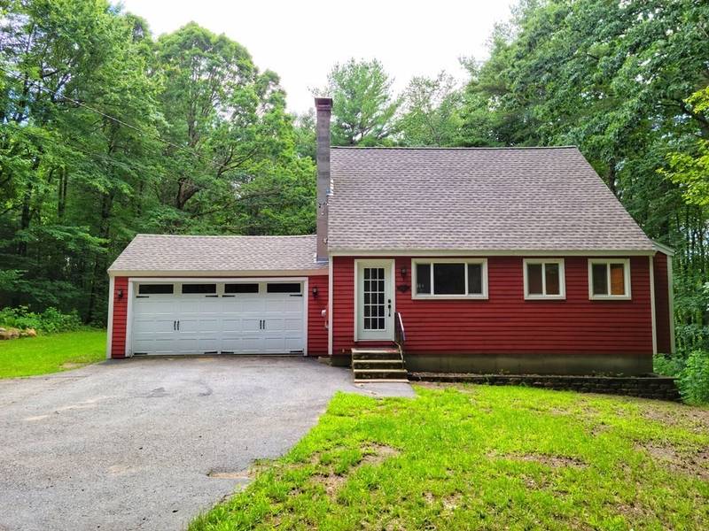 597 Barre Rd, Oakham, MA 01068