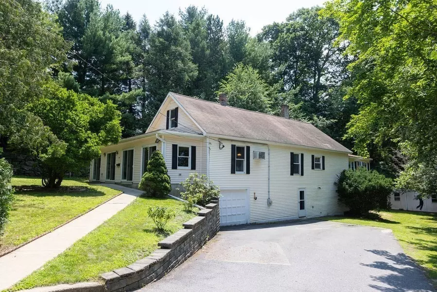 1 Harris St, Clinton, MA 01510