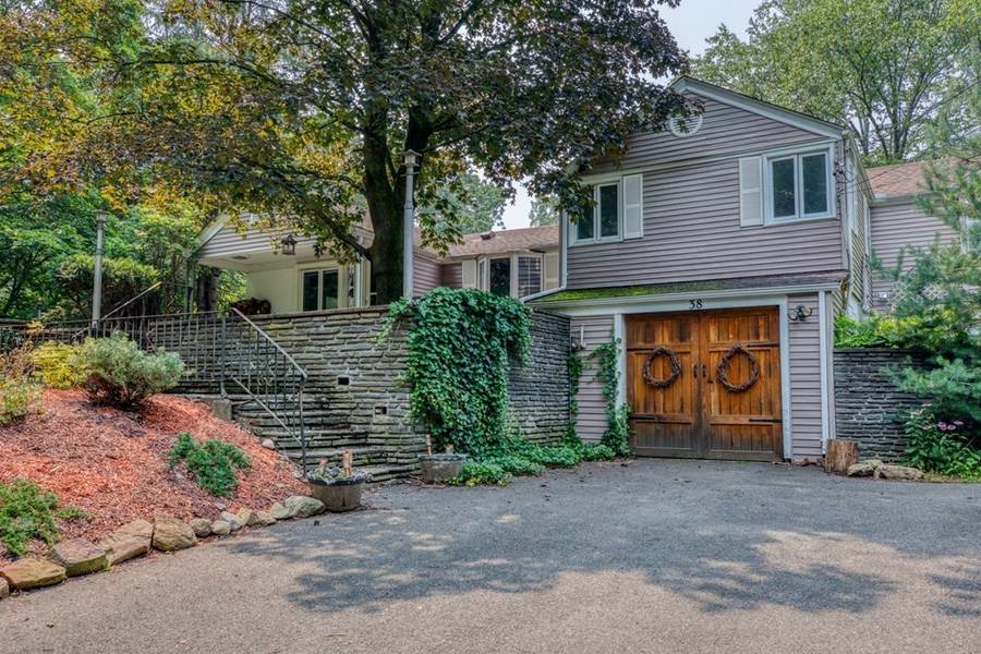 38 Ferry Hill Rd, Granby, MA 01033