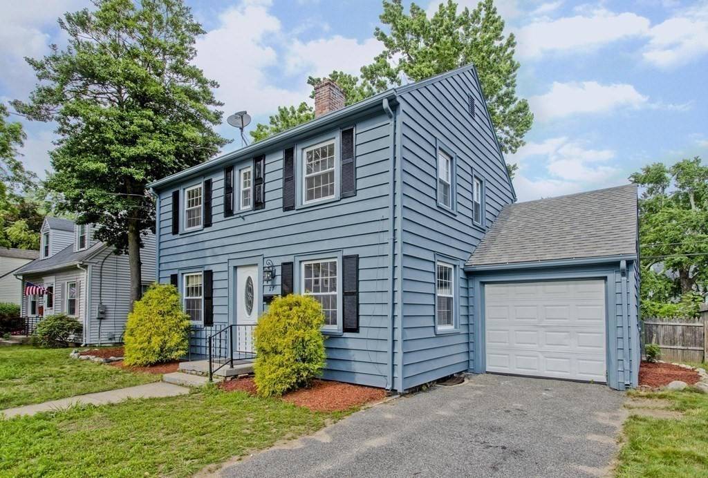 27 Brighton St, Springfield, MA 01118