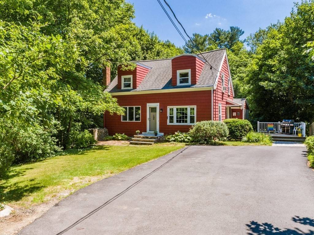 374 Park St, North Reading, MA 01864