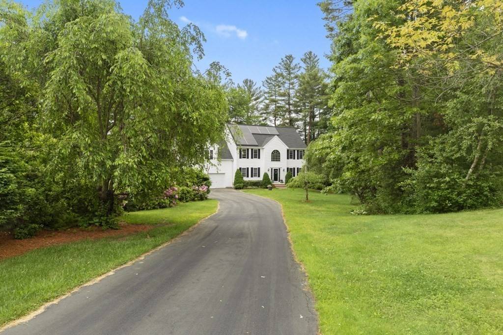 Medway, MA 02053,11 Bayberry Lane