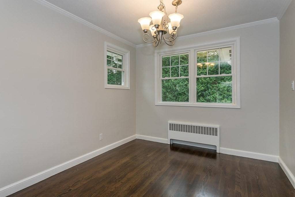 Canton, MA 02021,10 Robinwood Dr