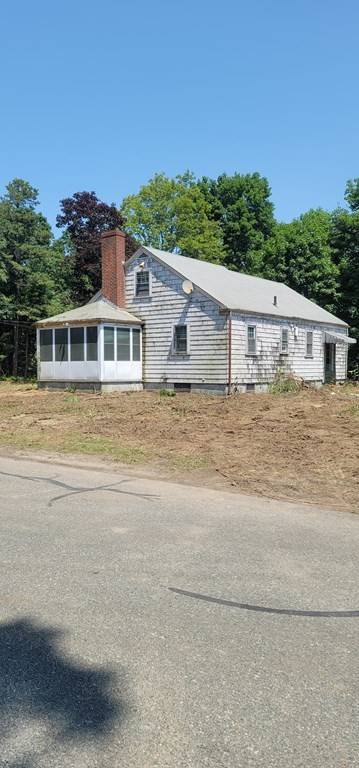 Lakeville, MA 02347,28 Clear Pond Rd