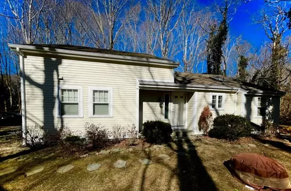 Bourne, MA 02532,20 Olofson Dr